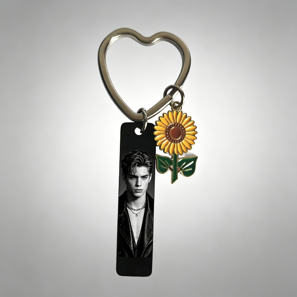 Custom photo personalized key chain【Send pictures and order number to Email】